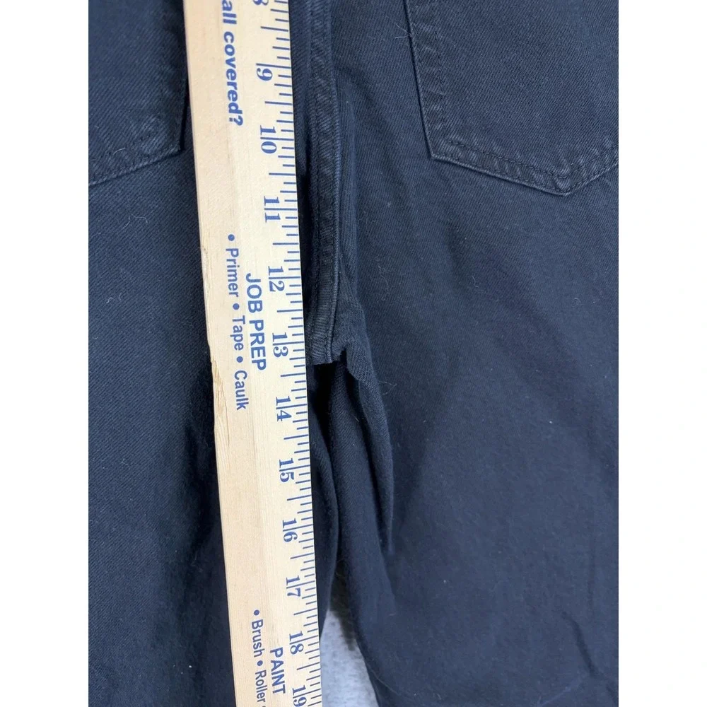 PacSun includes detailing button